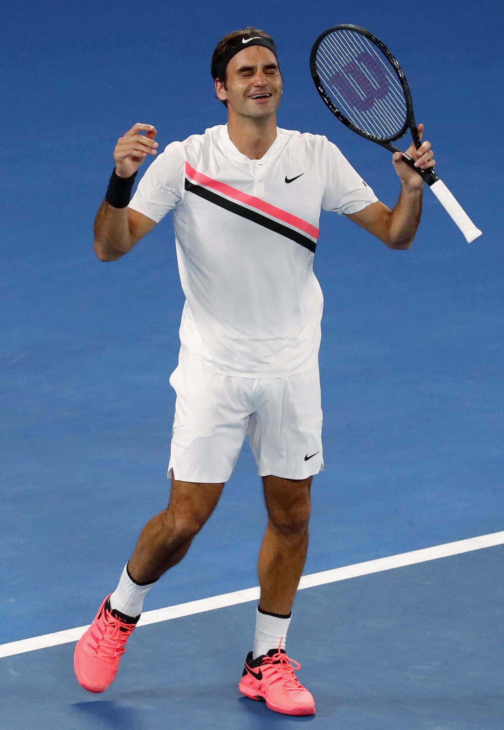 世界网球队轻取美国网球队,费德勒绝境逆转的简单介绍 世界网球队轻取美国网球队,费德勒绝境逆转的简单介绍