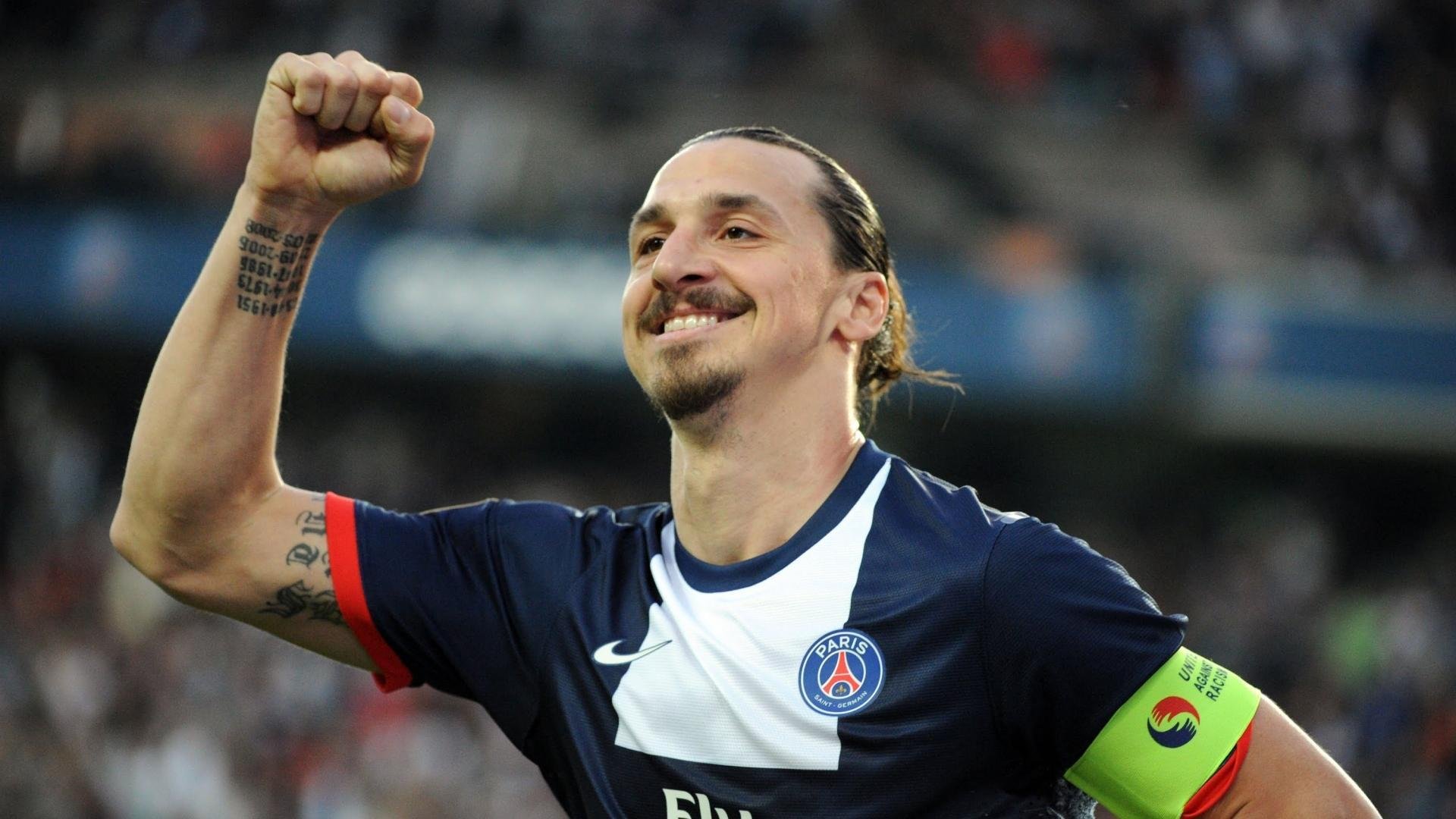 开云体育中国-赛道与绿茵的交汇，当F1引擎轰鸣遇见梅西的传奇之夜