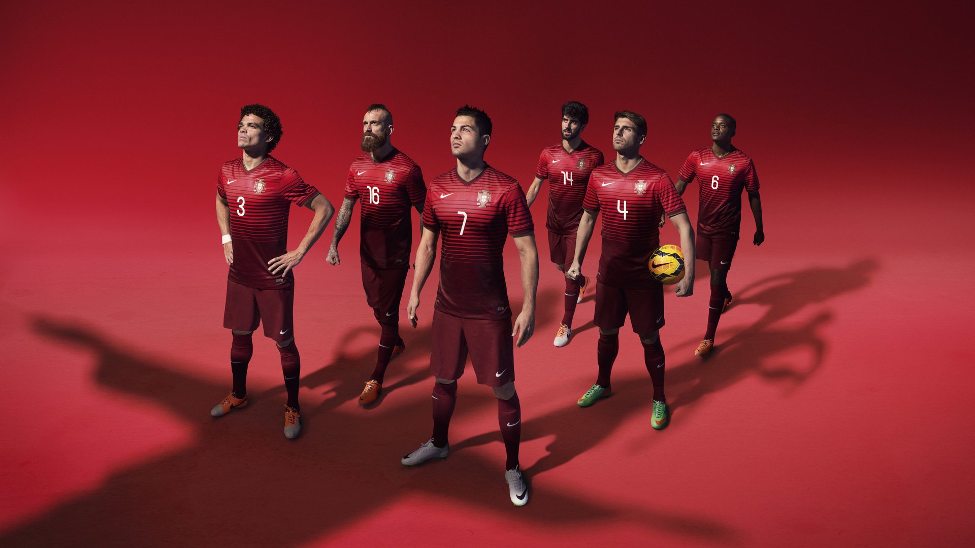 绿茵场上的逆转与球台上的火焰，当韩国队逆袭英格兰，奥恰洛夫点燃乒乓激情